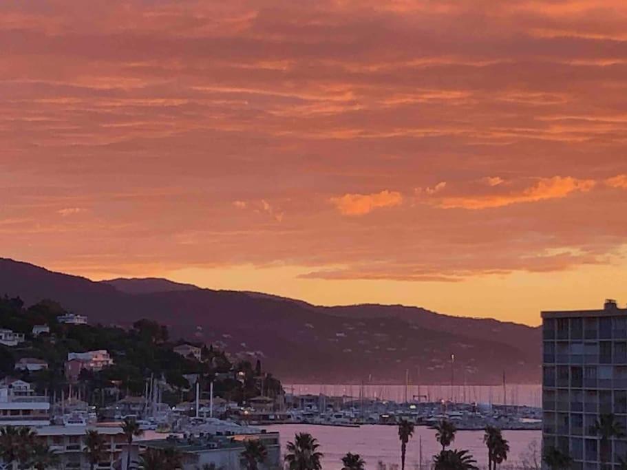 Appartement Vue Mer Au Lavandou Le Lavandou Eksteriør billede